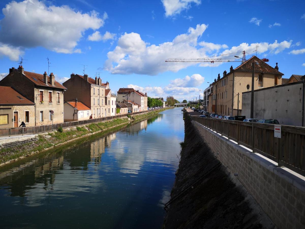 Au 4 Le Long Du Canal Avec Parking Daire Dijon Dış mekan fotoğraf